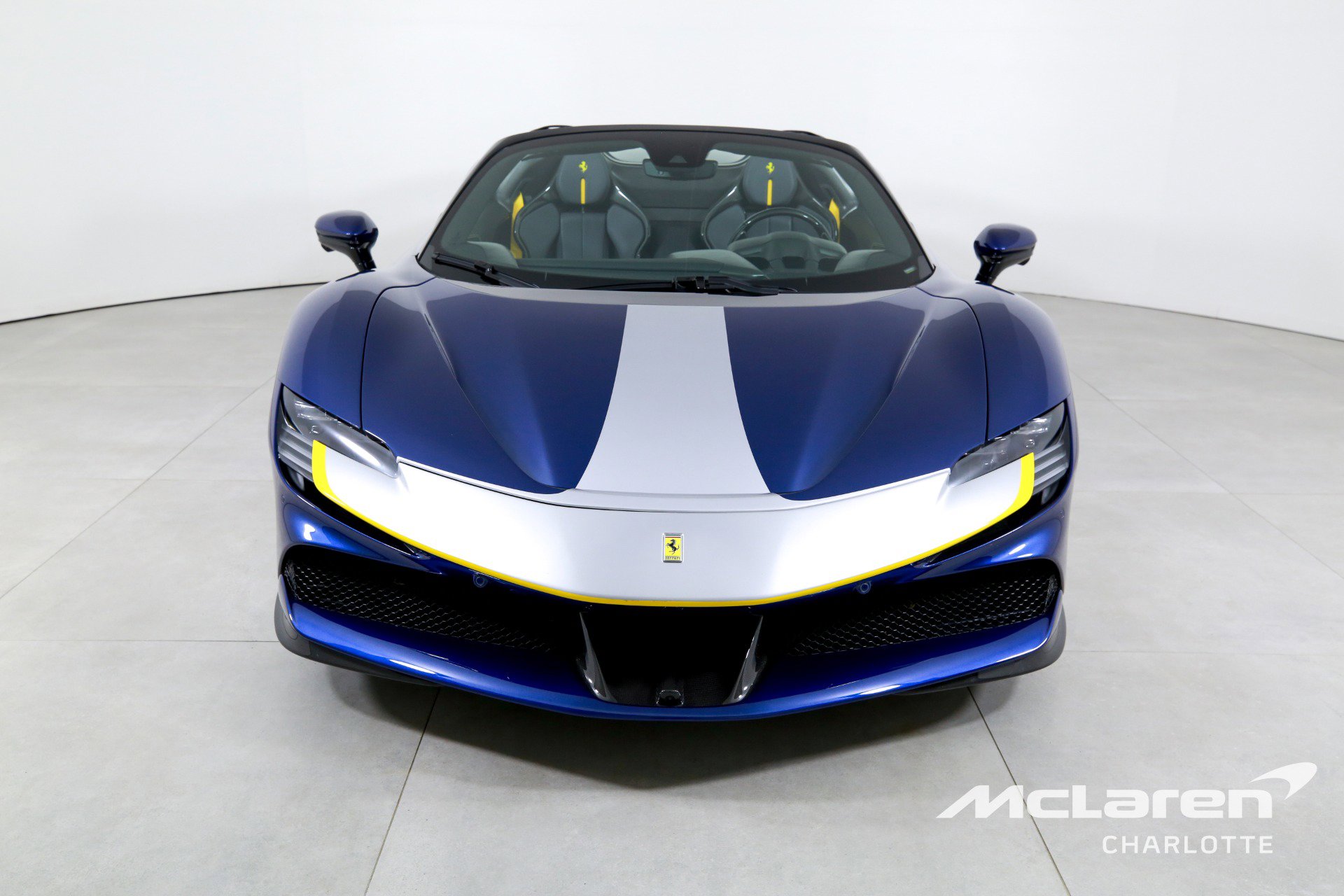 Used 2022 Ferrari SF90 Spider image 5