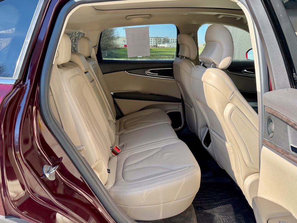 Used 2017 Lincoln MKX Reserve w/ Lincoln MKX Climate Package image 18