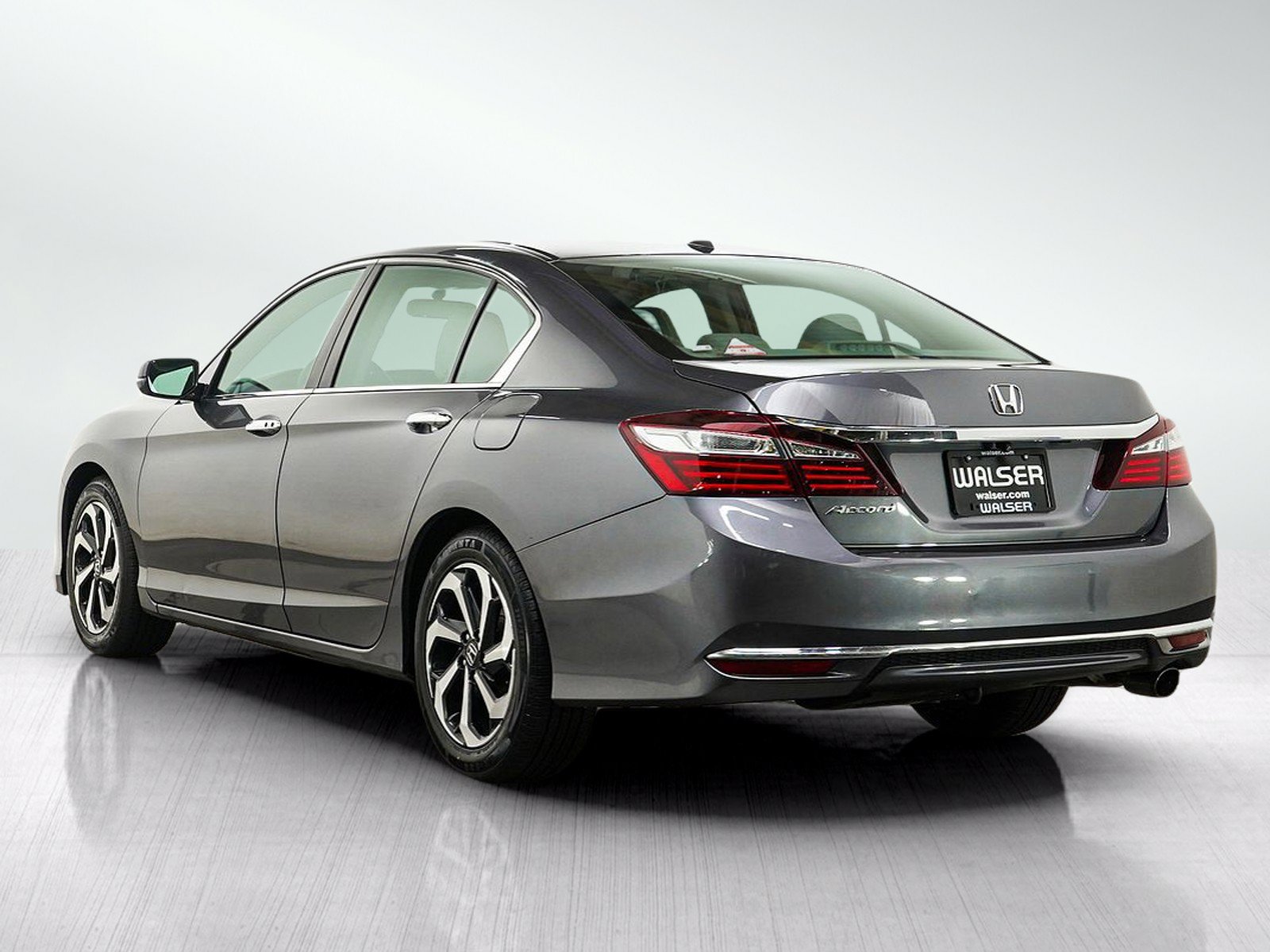 Used 2016 Honda Accord EX image 4