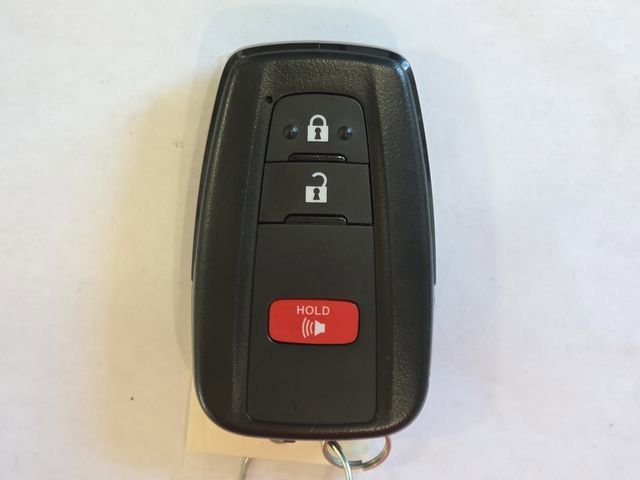 Used 2025 Toyota RAV4 XLE AWD/4WD image 32