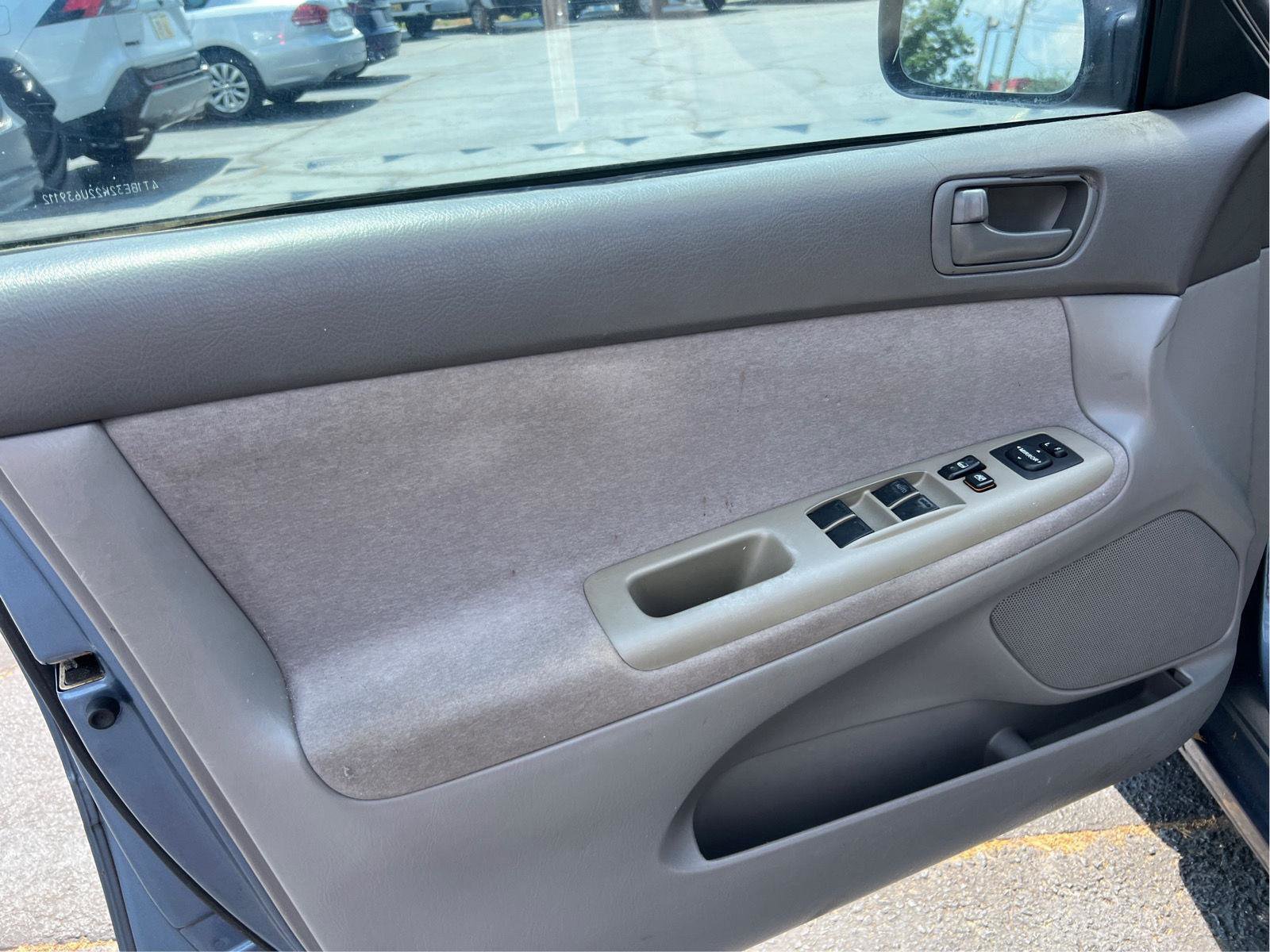 Used 2002 Toyota Camry LE FWD image 12