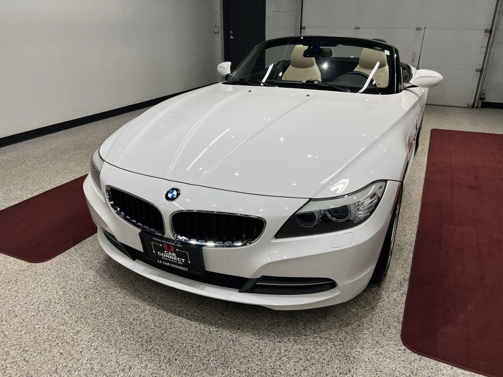 Used 2011 BMW Z4 sDrive30i image 6