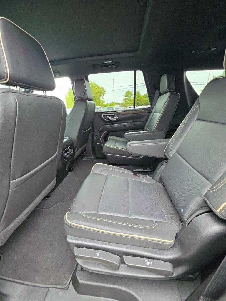 Used 2024 Chevrolet Tahoe Premier AWD/4WD image 17