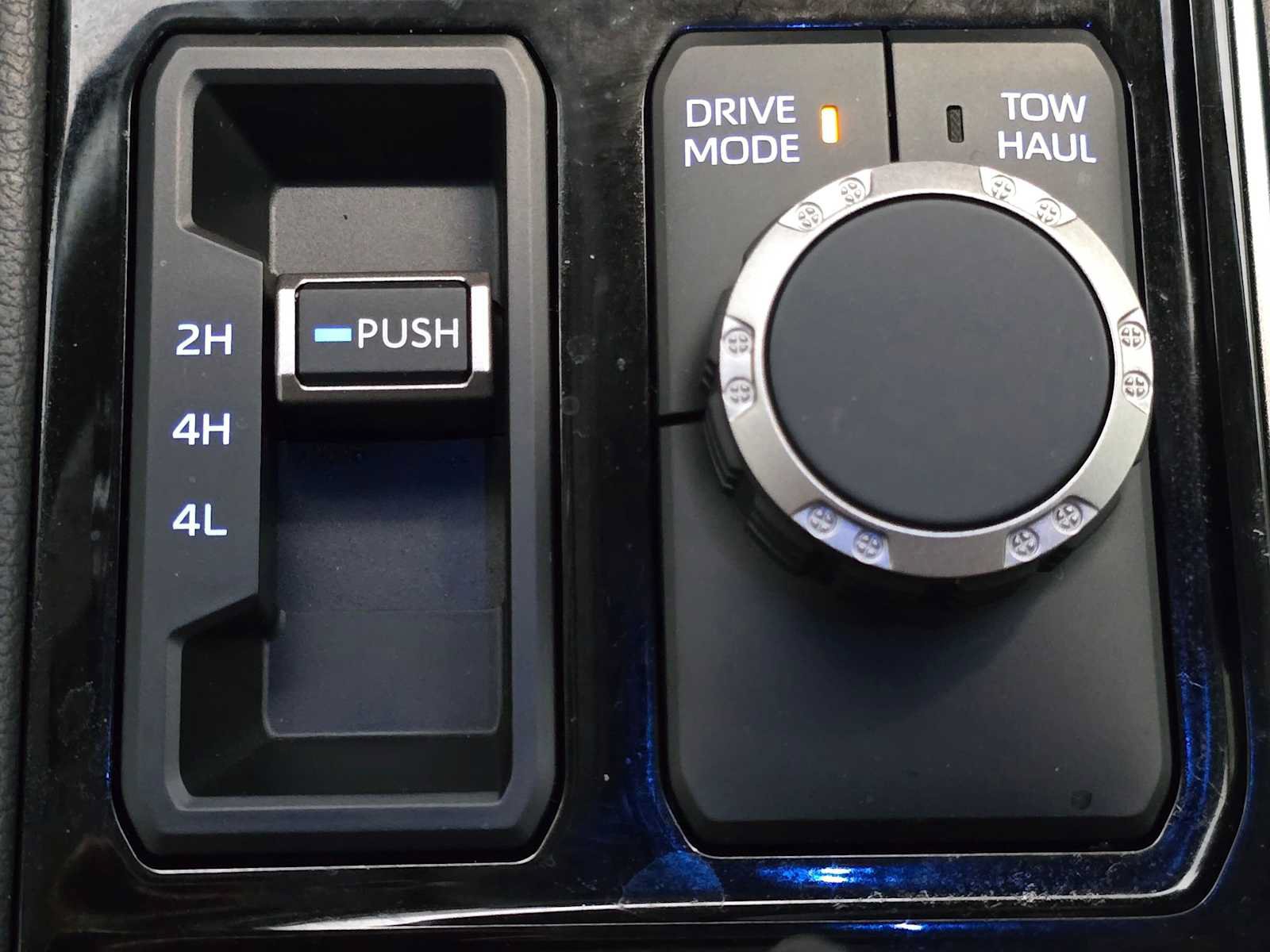 Used 2024 Toyota Tundra Limited AWD/4WD image 17