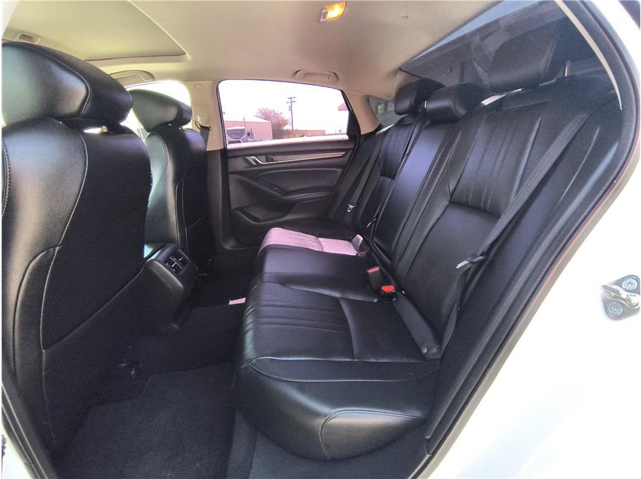 Used 2018 Honda Accord Touring image 10