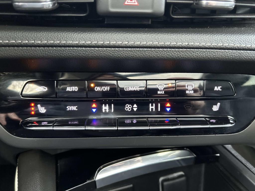 Used 2023 Buick Envision Essence w/ Sport Touring Package image 28