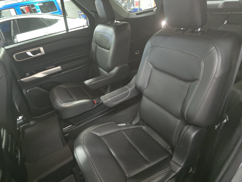 Used 2023 Ford Explorer XLT w/ Equipment Group 202A AWD/4WD image 16