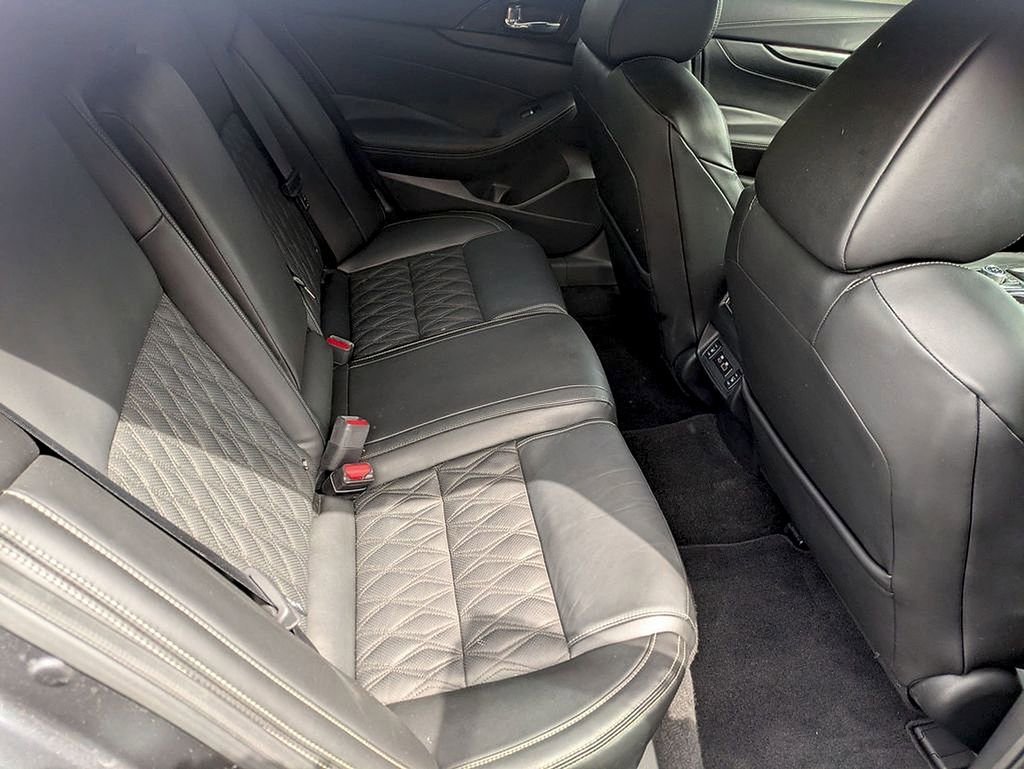 Used 2023 Nissan Maxima Platinum w/ Sport Mat Group FWD image 24