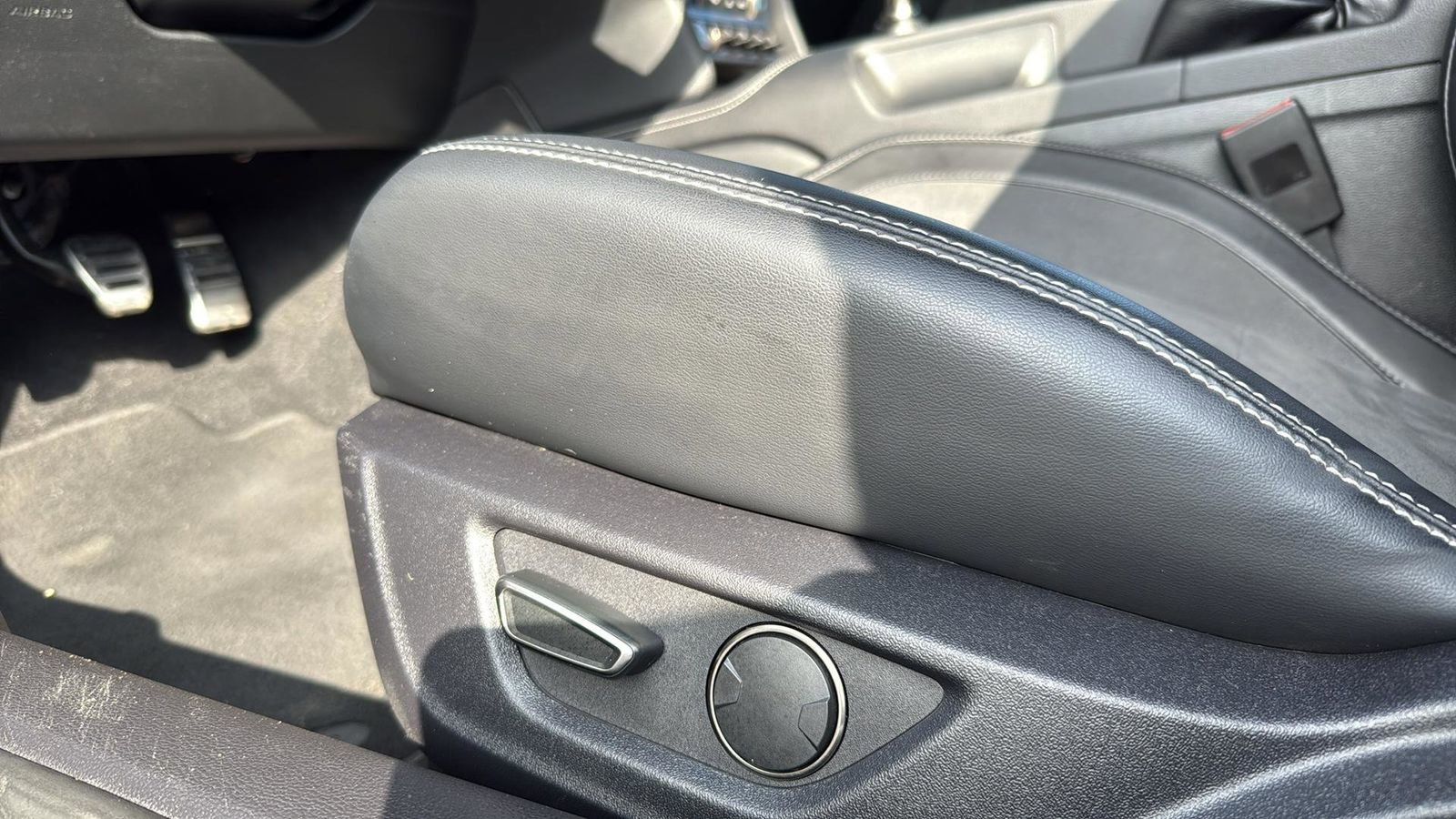 Used 2019 Ford Mustang Shelby GT350 w/ Technology Package image 11