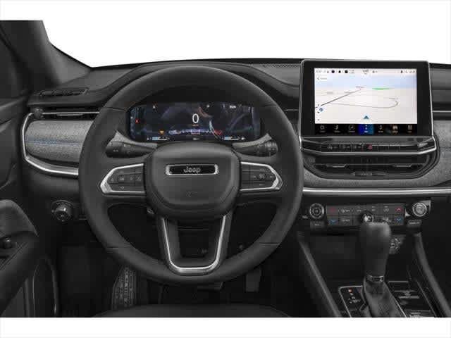 Used 2024 Jeep Compass Latitude w/ Convenience Group AWD/4WD image 4