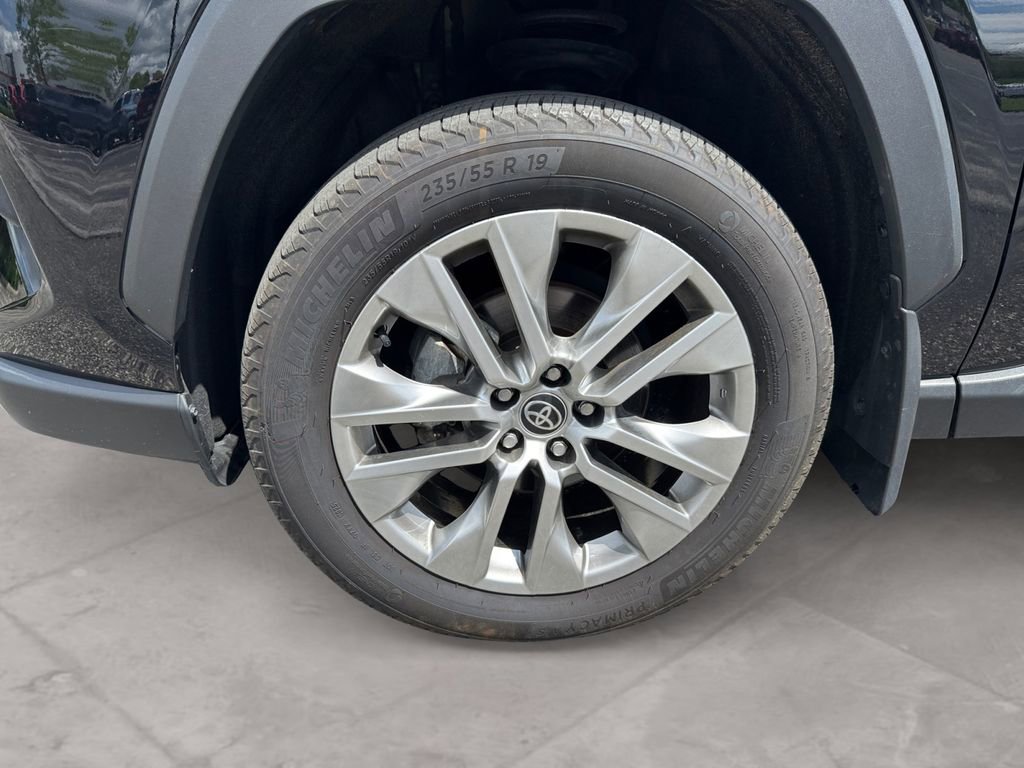Used 2025 Toyota RAV4 XLE Premium w/ Weather Package AWD/4WD image 14