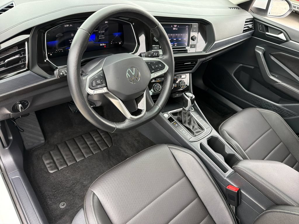 Certified 2023 Volkswagen Jetta SE w/ Panoramic Sunroof Package FWD image 8
