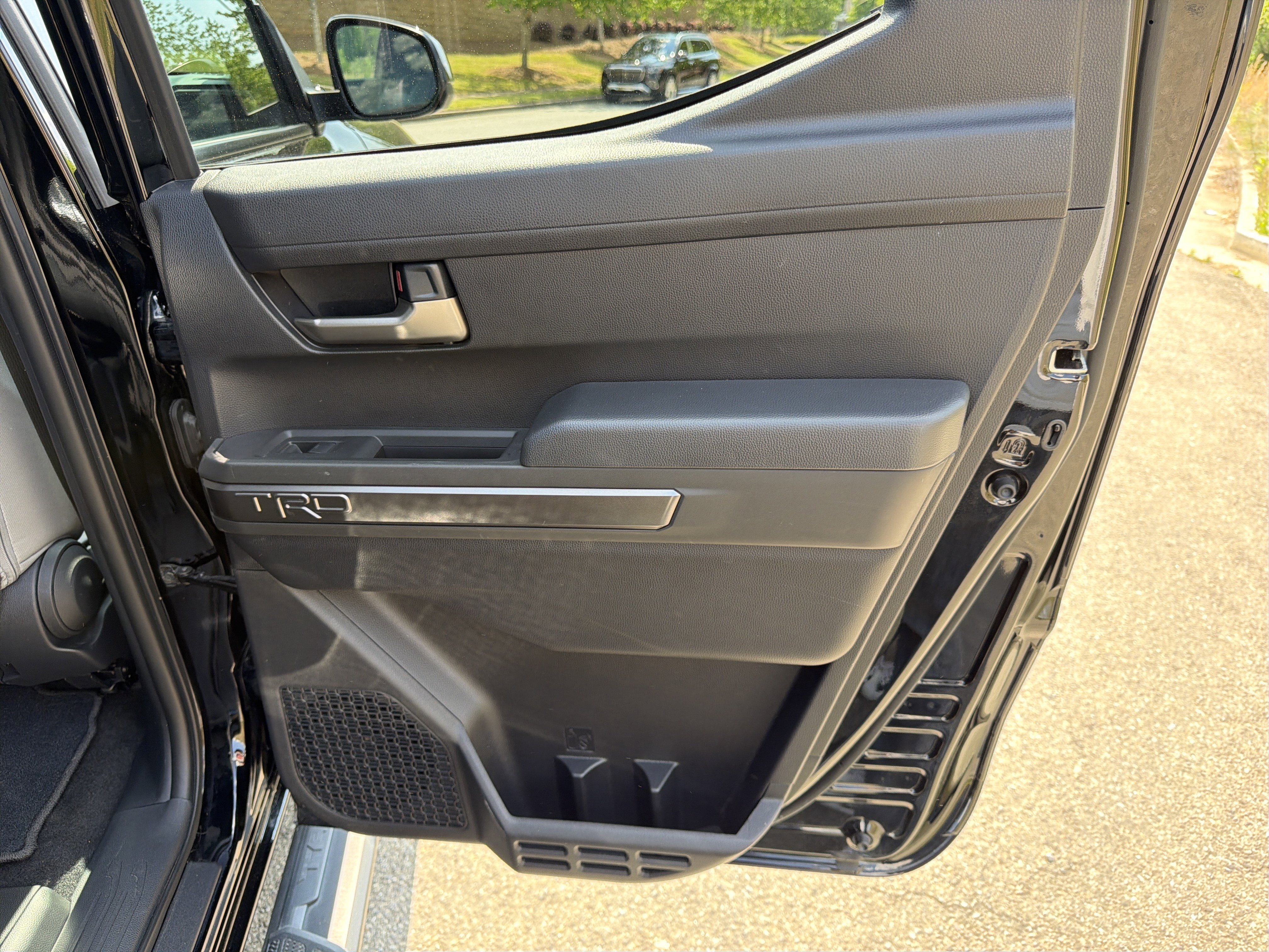 Used 2025 Toyota Tacoma TRD Sport AWD/4WD image 16