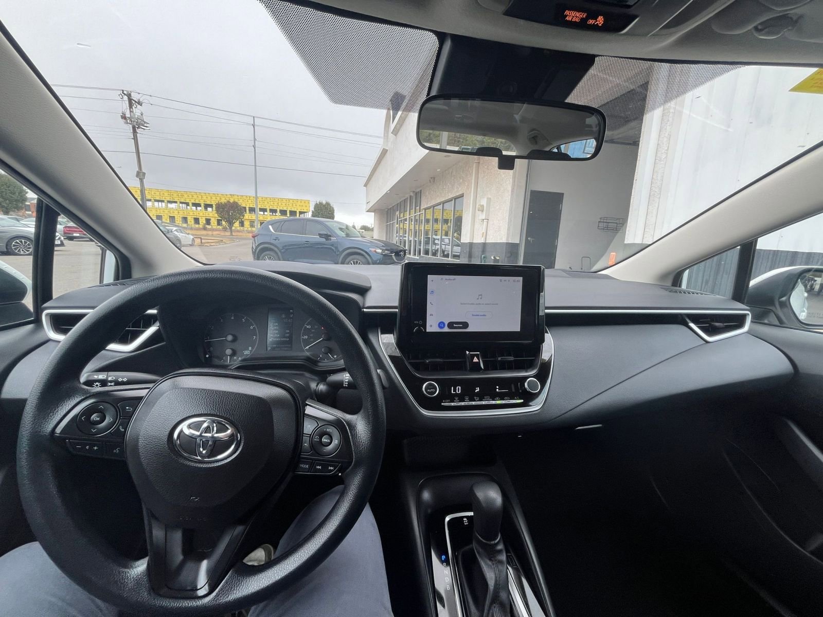 Used 2023 Toyota Corolla LE image 31