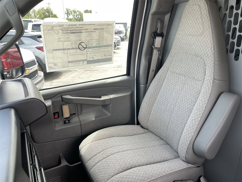New 2025 Chevrolet Express 2500 w/ Driver Convenience Package image 17