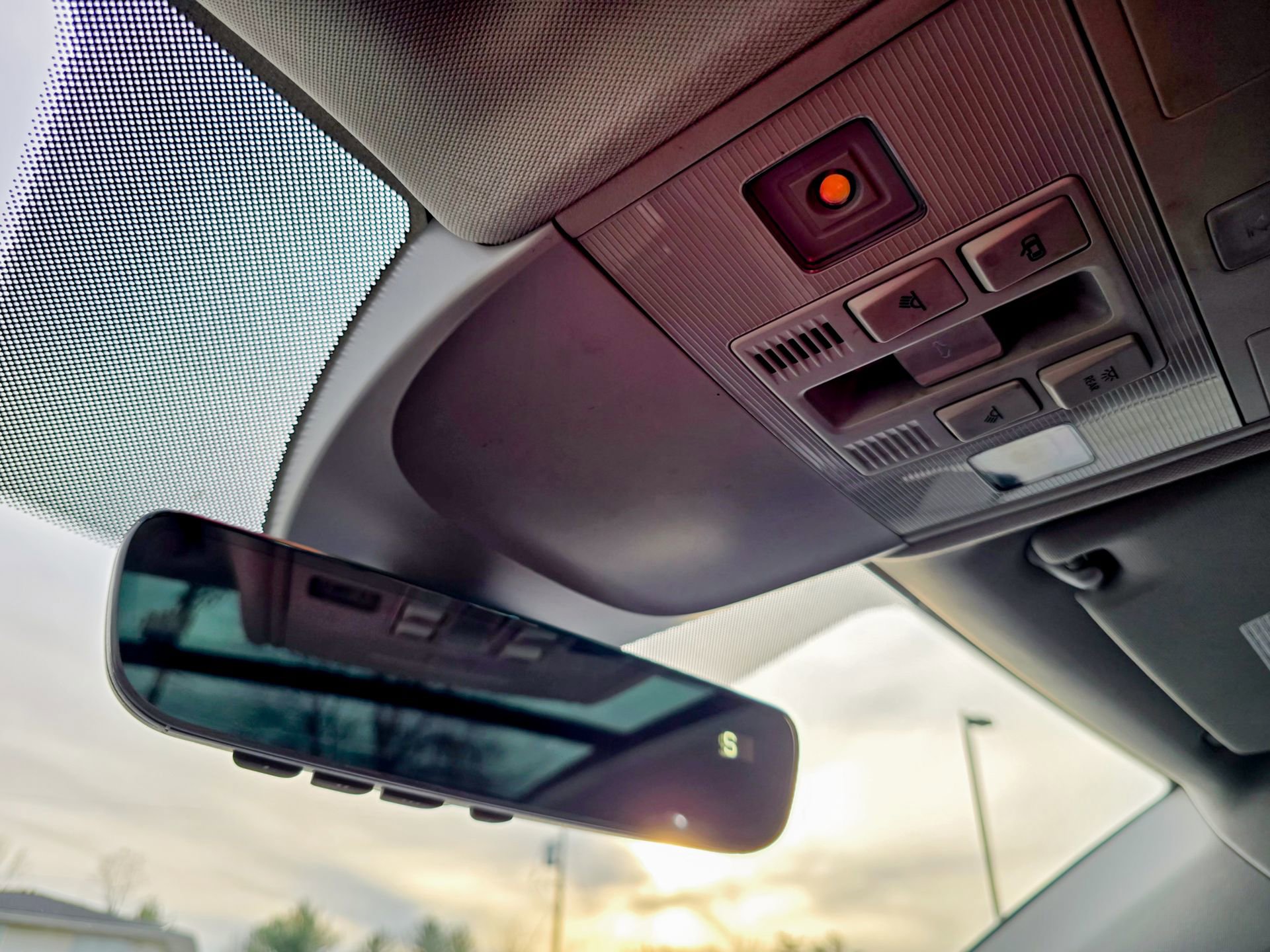 Used 2024 Volkswagen Taos SE w/ Panoramic Sunroof Package image 31