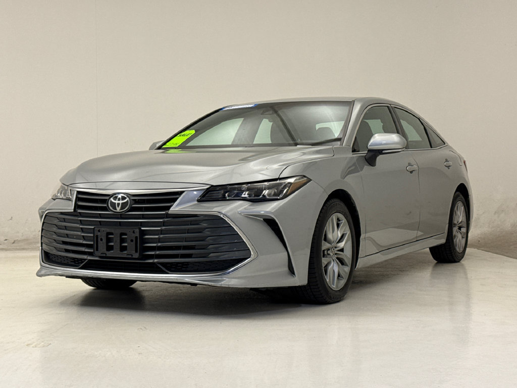 Used 2020 Toyota Avalon XLE FWD image 2