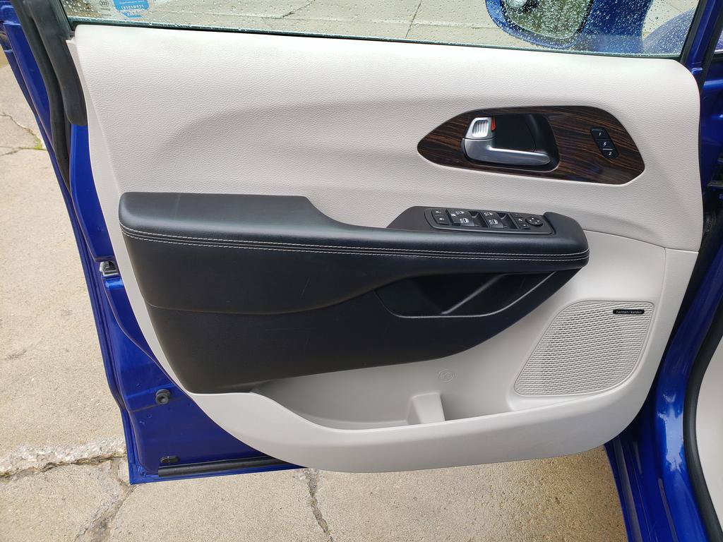 Certified 2021 Chrysler Pacifica Limited w/ Premium & Safety Sphere Group AWD/4WD image 10
