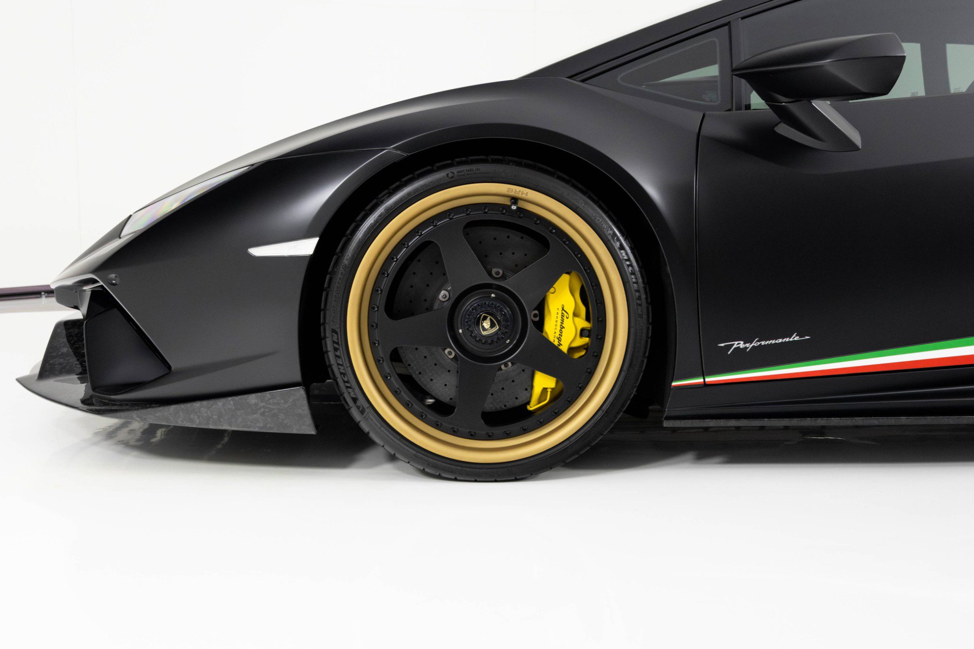 Used 2018 Lamborghini Huracan Performante image 9