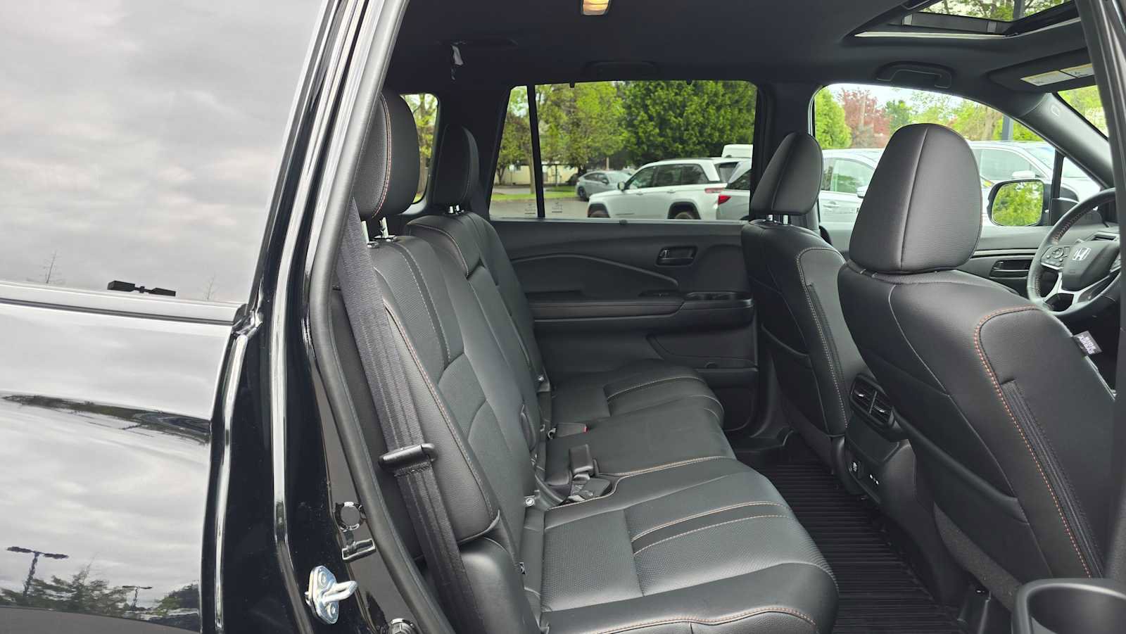 Used 2025 Honda Passport TrailSport image 12