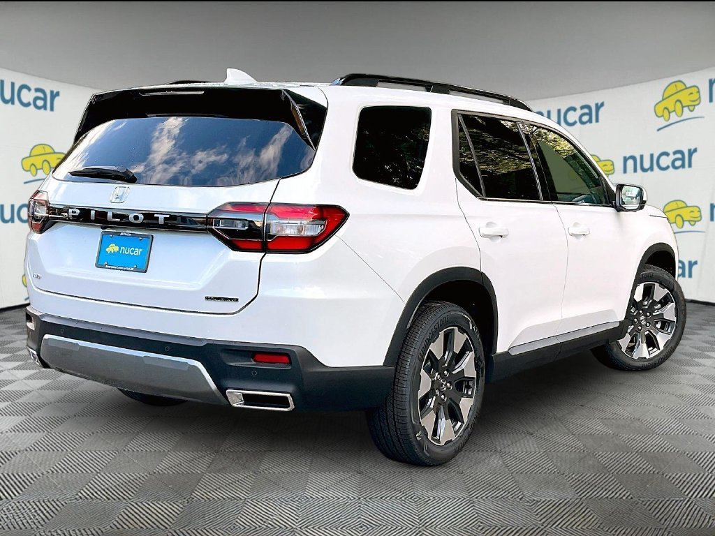 New 2026 Honda Pilot Touring image 7