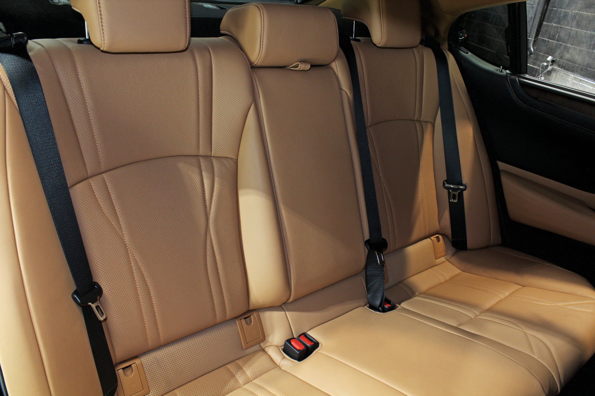 Used 2022 Lexus ES 300h Ultra Luxury w/ Accessory Package 2 FWD image 45