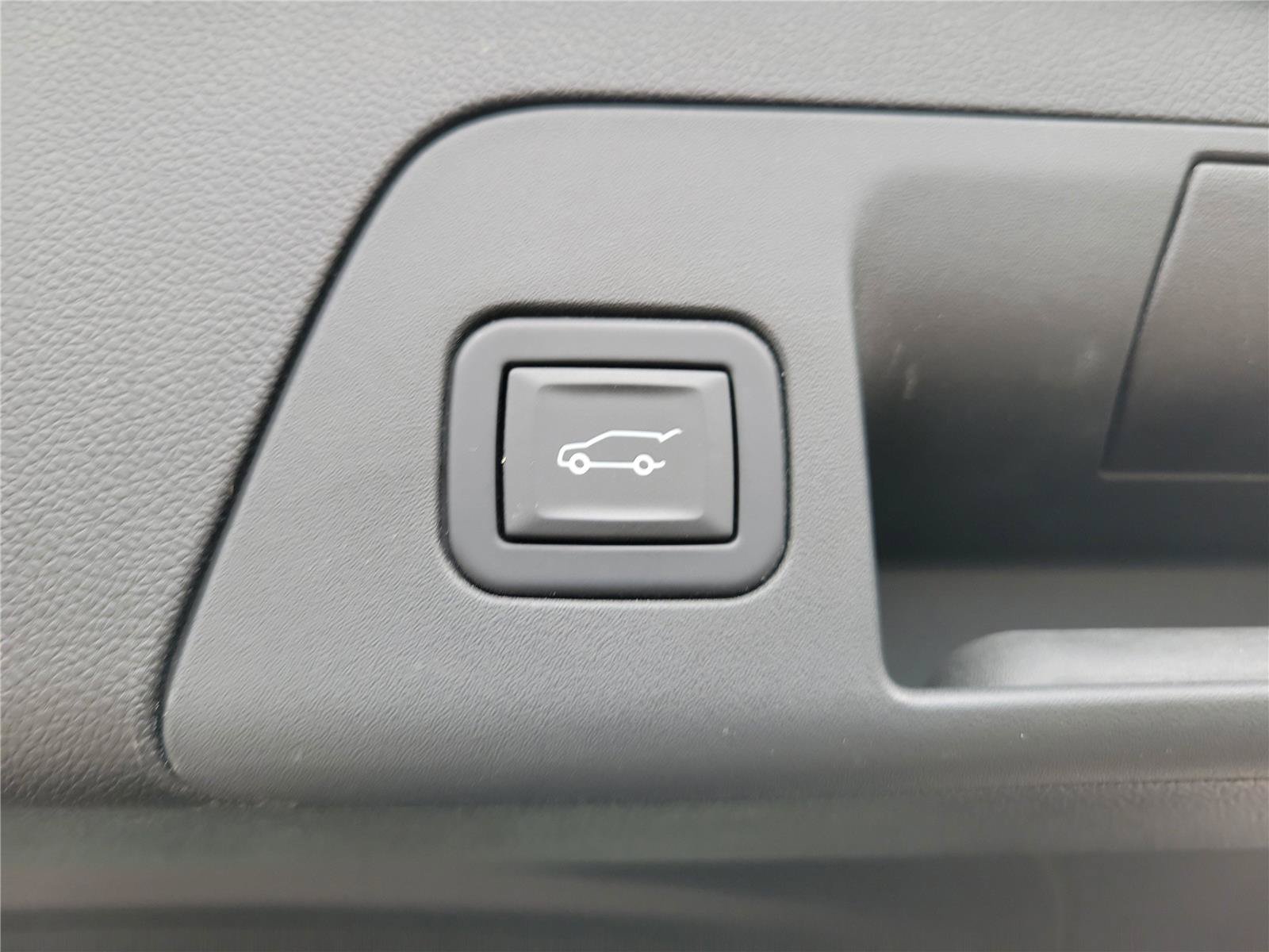 Used 2023 Buick Envision Essence w/ Sport Touring Package AWD/4WD image 11