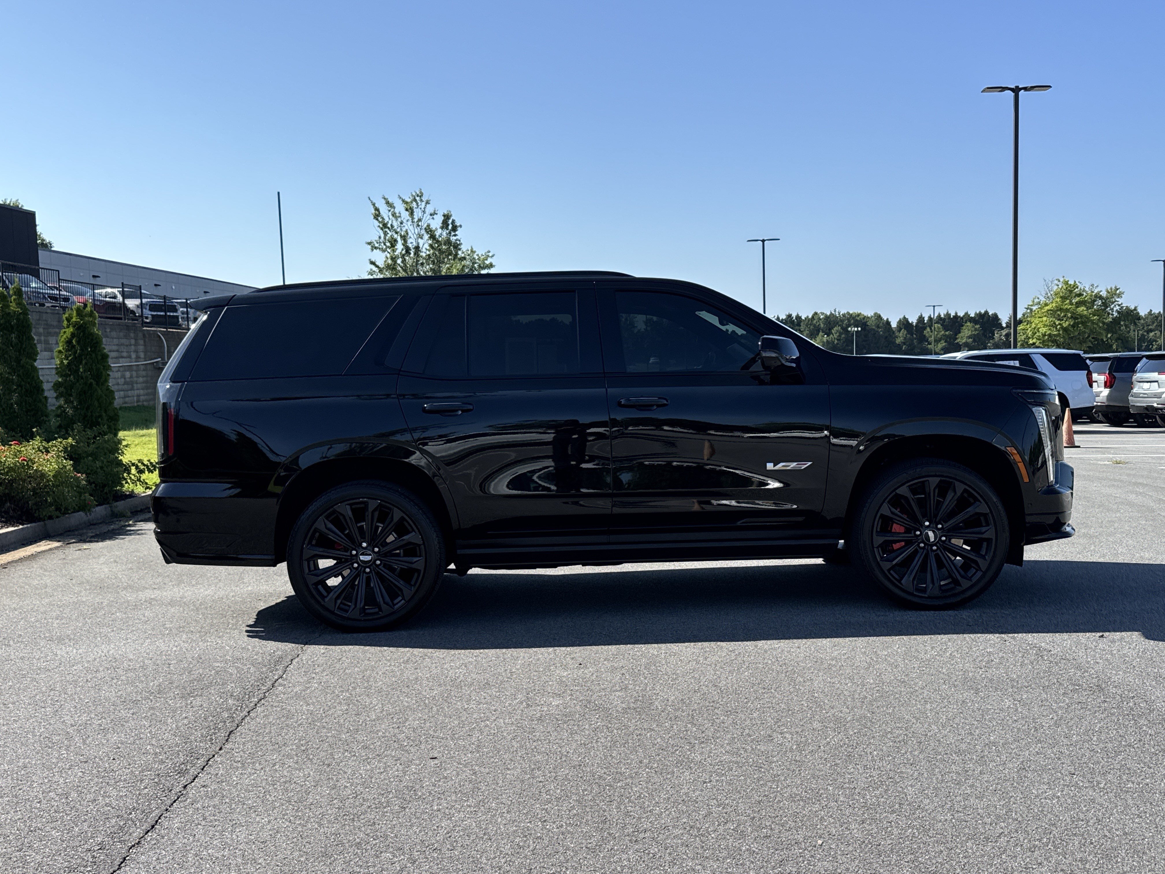 Used 2025 Cadillac Escalade V AWD/4WD image 11