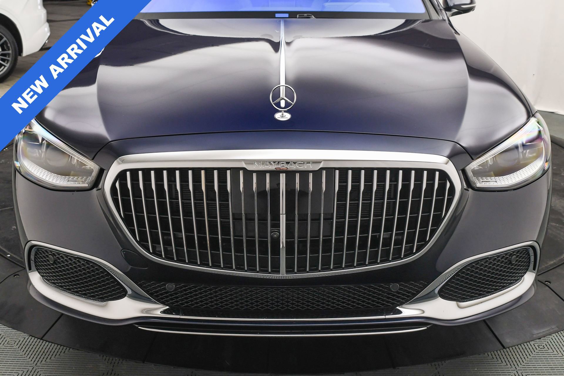 Used 2025 Mercedes-Benz Maybach S 580 4MATIC image 31