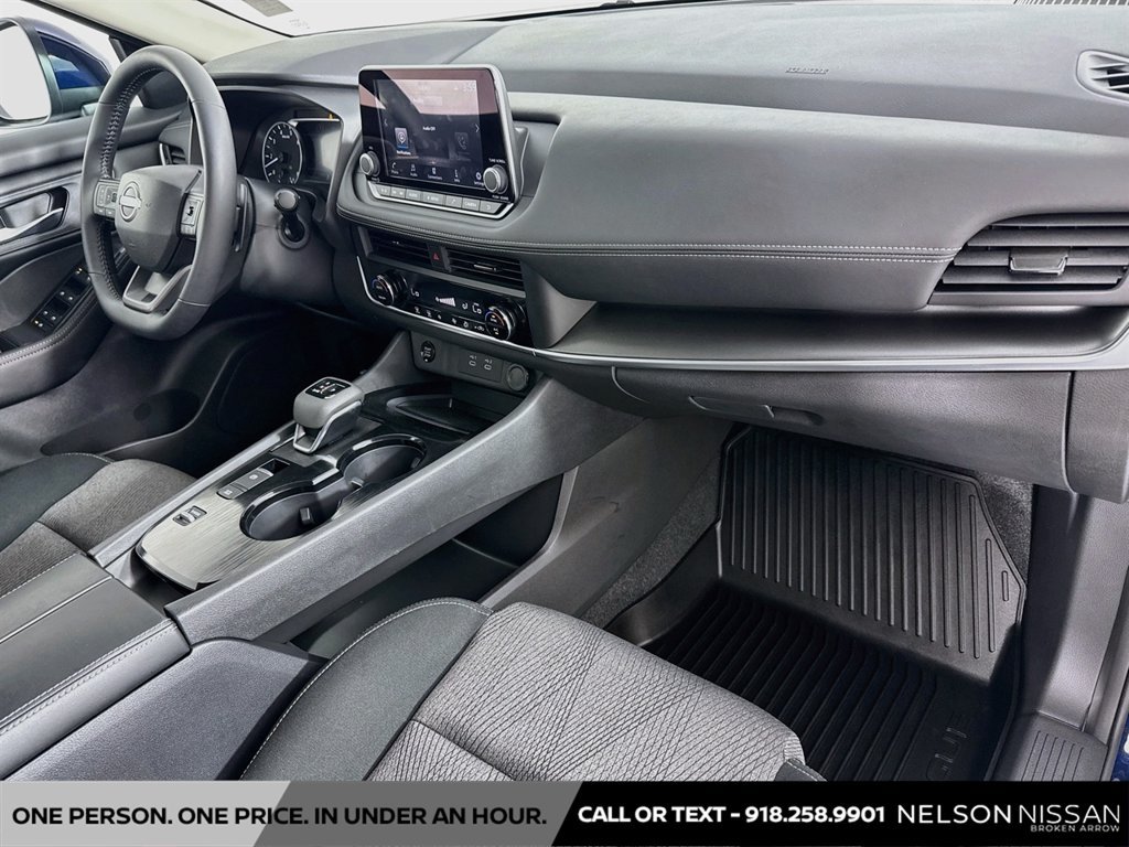Certified 2026 Nissan Rogue SV FWD image 27