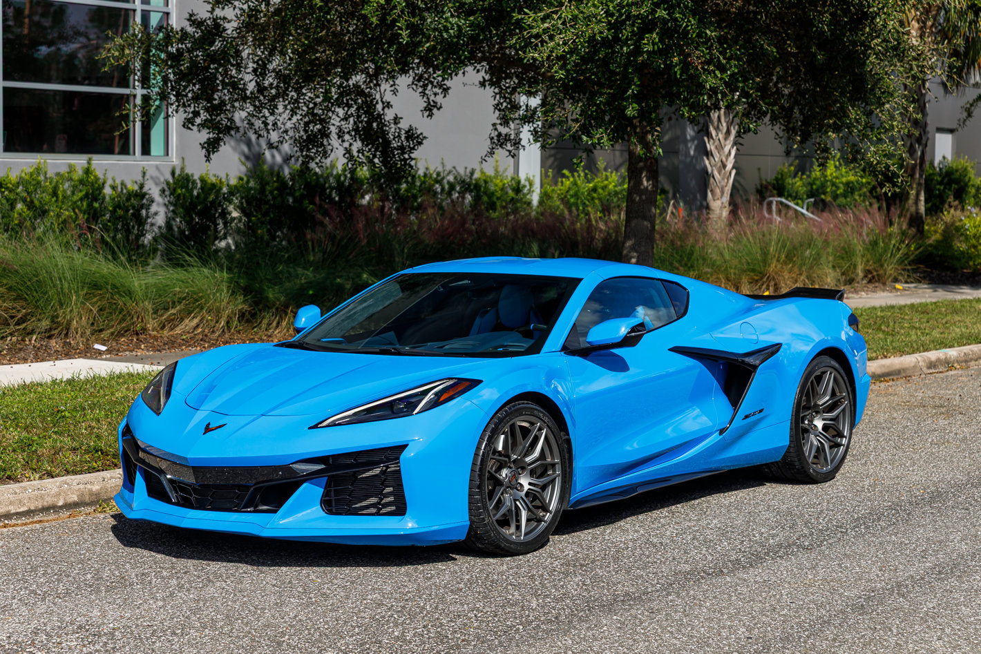 Used 2025 Chevrolet Corvette Z06 RWD image 29