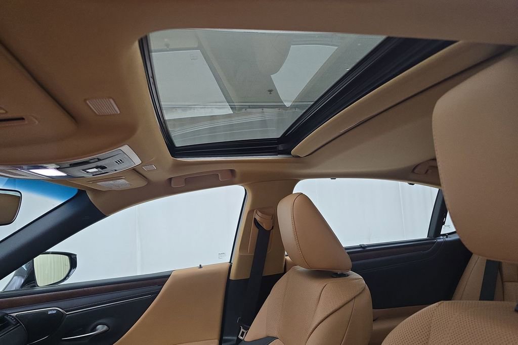 Used 2023 Lexus ES 300h Ultra Luxury image 23