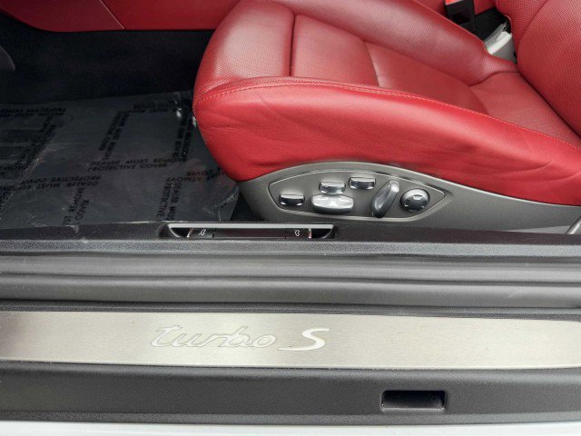 Used 2016 Porsche 911 Turbo S image 19