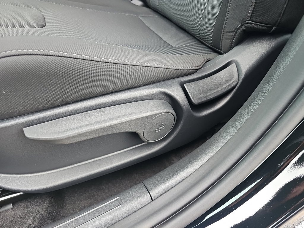 New 2026 Hyundai Elantra SE FWD image 14