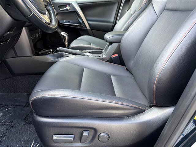 Used 2018 Toyota RAV4 SE AWD/4WD image 12