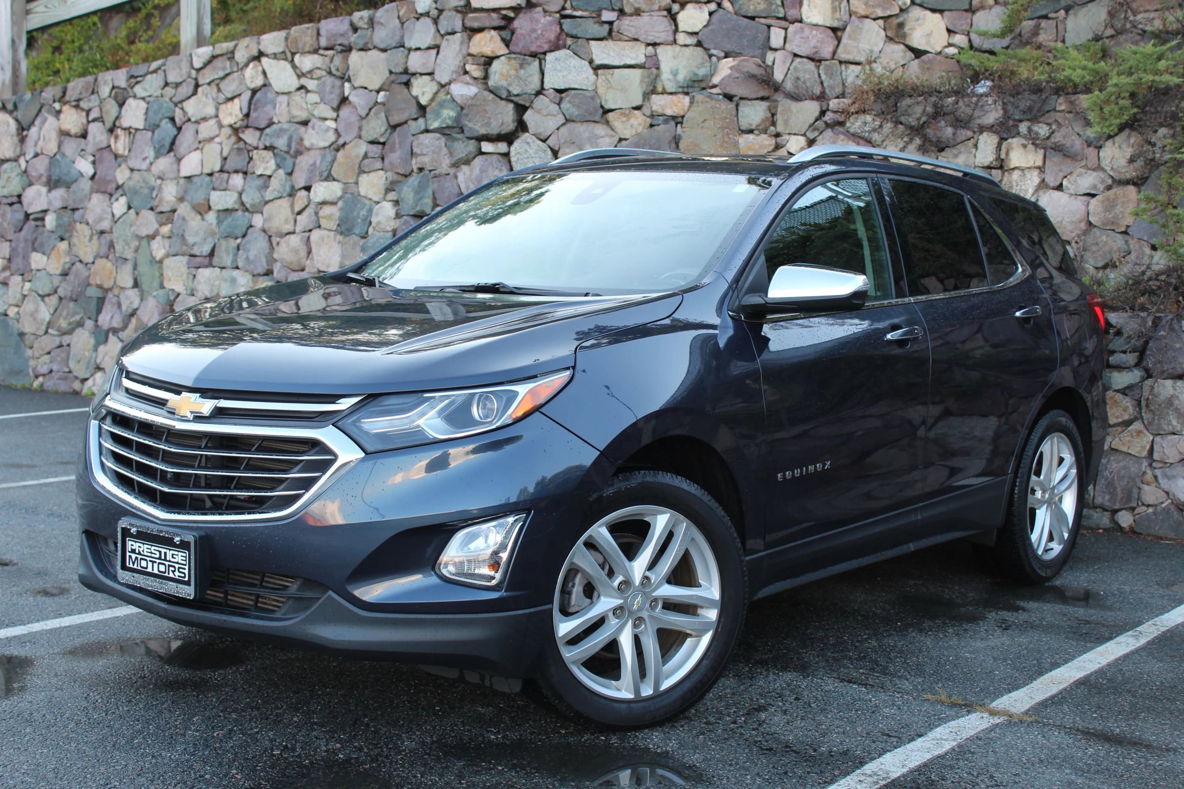 Used 2018 Chevrolet Equinox Premier image 2