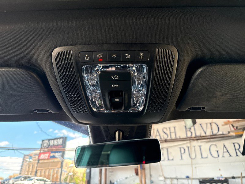 Used 2022 Mercedes-Benz EQB 300 4MATIC image 30