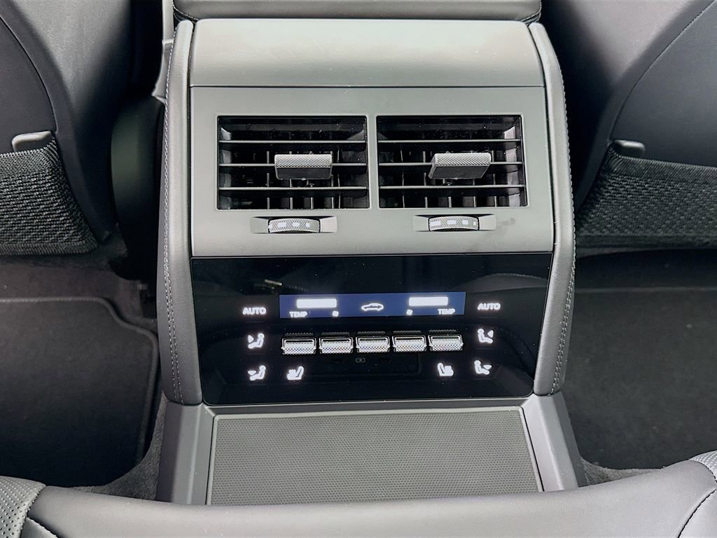 Certified 2025 Porsche Panamera 4 image 28