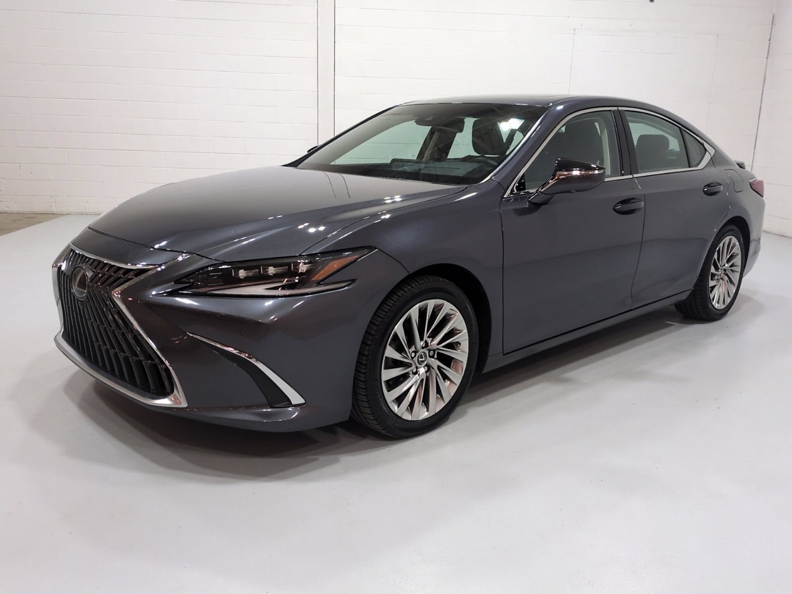 Used 2023 Lexus ES 350 Ultra Luxury w/ Accessory Package (Z1) FWD image 8