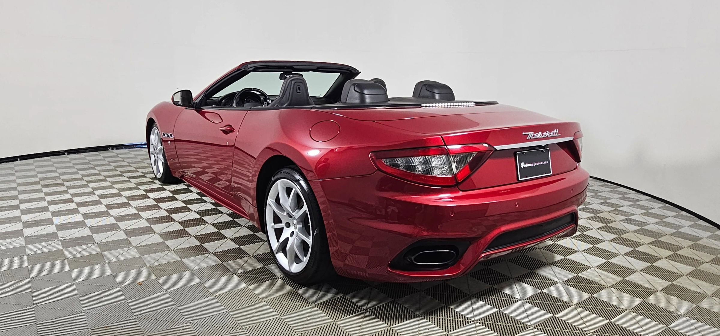 Used 2018 Maserati GranTurismo Sport image 13