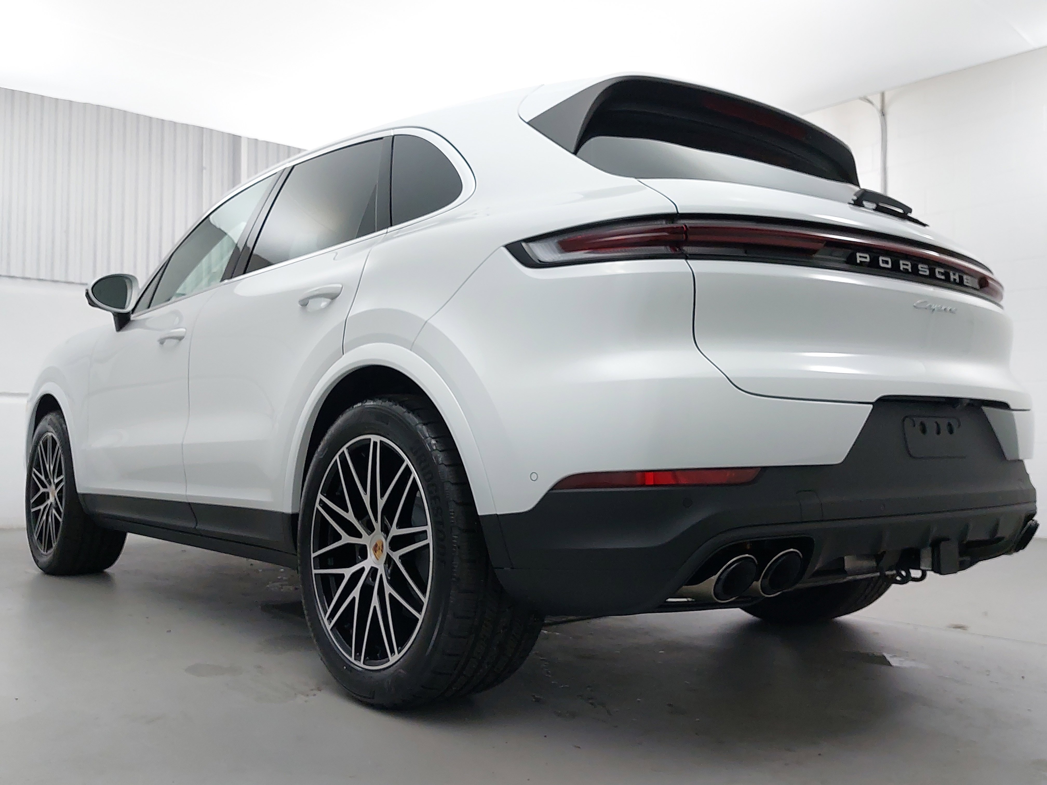New 2025 Porsche Cayenne image 3