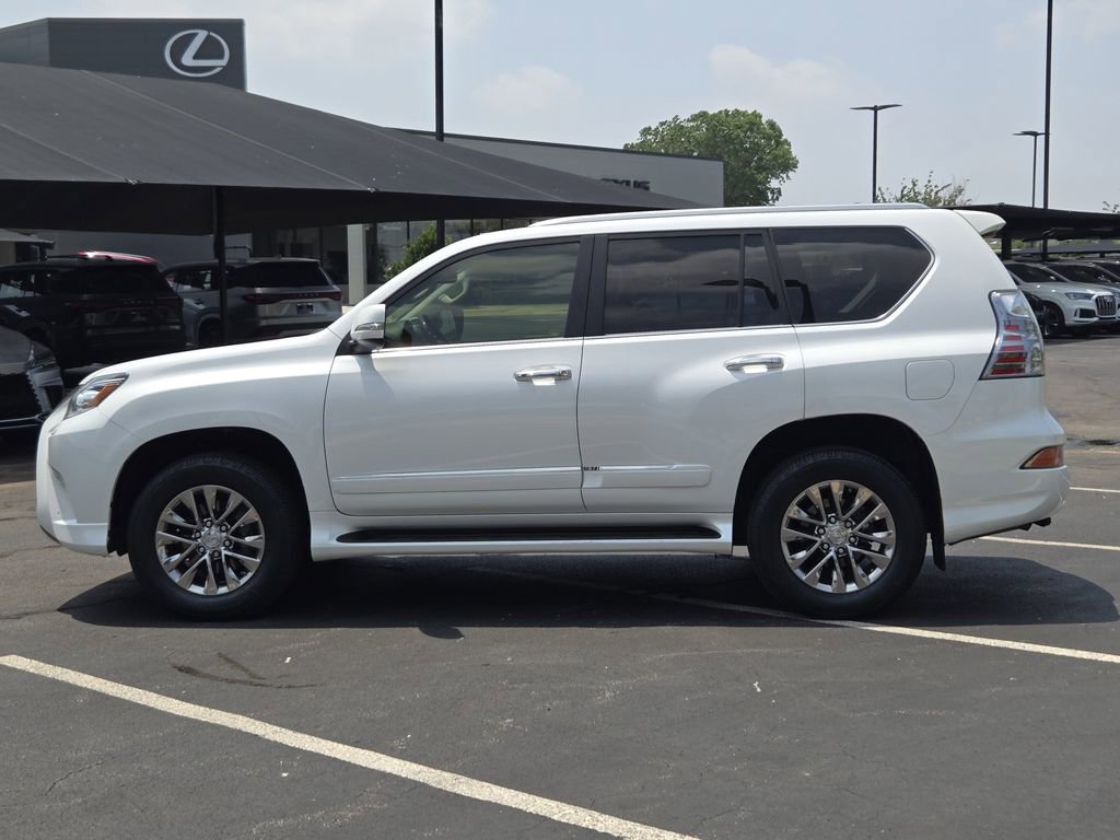 Used 2016 Lexus GX 460 Luxury w/ Preferred Accessory Package AWD/4WD image 4