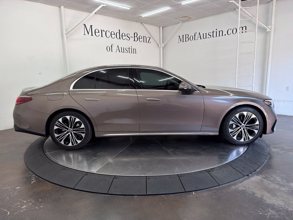 Used 2025 Mercedes-Benz E 350 4MATIC Sedan image 9