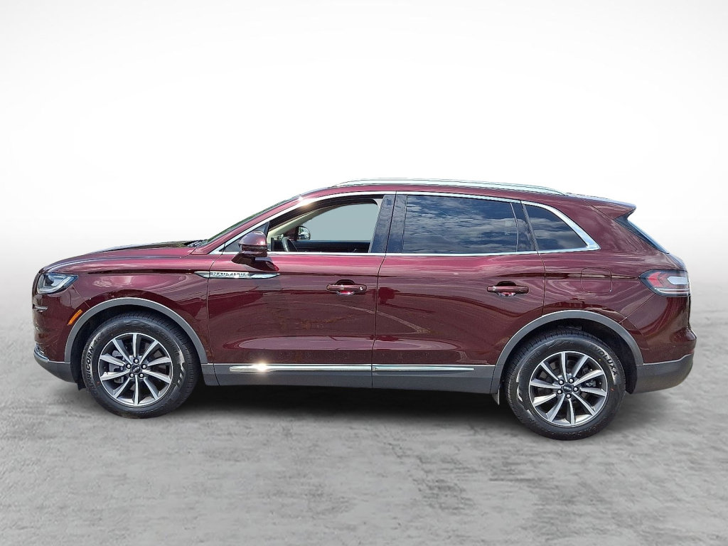 Used 2022 Lincoln Nautilus AWD image 2