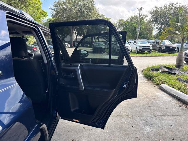 Used 2017 Toyota 4Runner SR5 RWD image 18