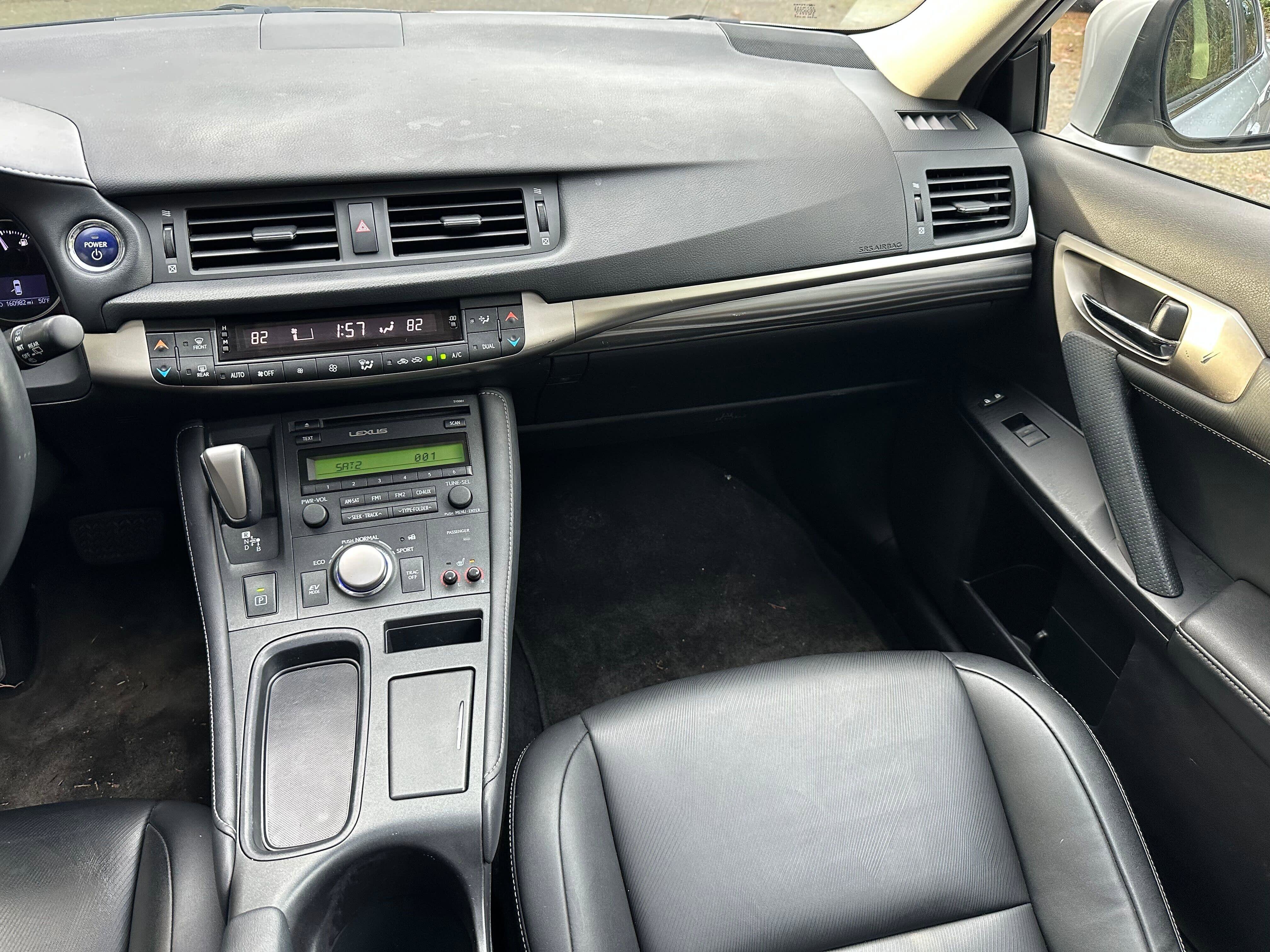 Used 2014 Lexus CT 200h image 18