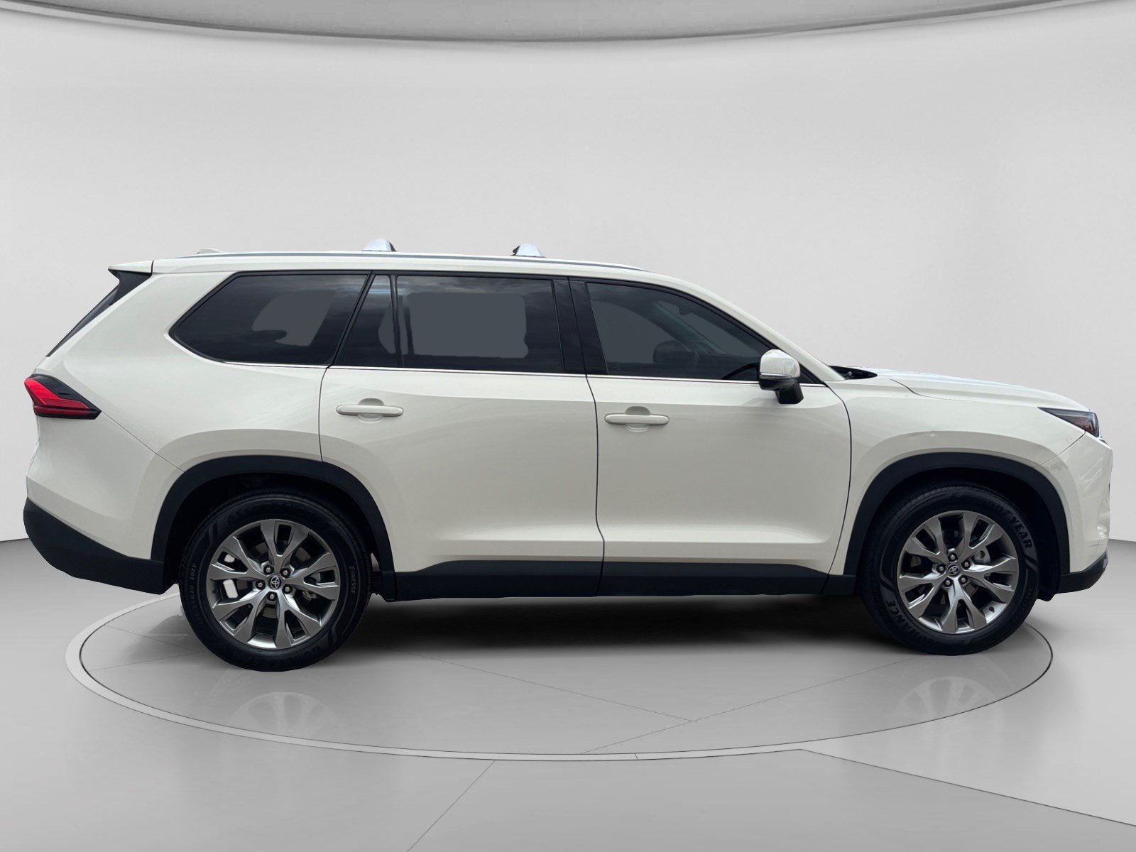 Used 2024 Toyota Grand Highlander AWD Hybrid image 6