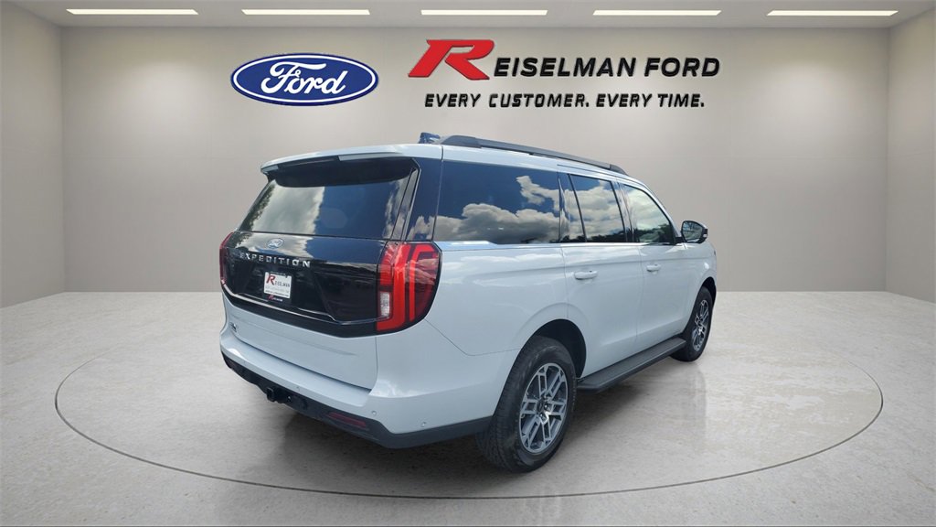 New 2025 Ford Expedition Active image 4