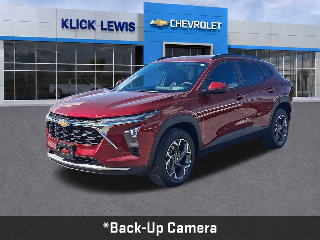 Used 2024 Chevrolet Trax LT w/ Driver Confidence Package FWD image 3