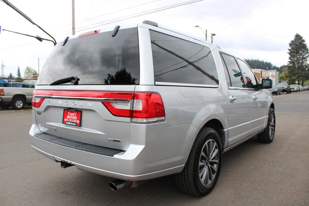 Used 2015 Lincoln Navigator L 4WD image 6